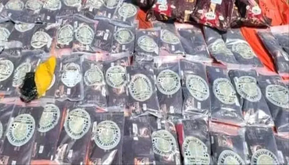ضبط قارب تهريب يحمل طنًّا من المخدرات قبالة سواحل لحج في عملية بحرية نوعية